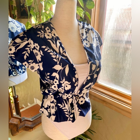 Floral Cardigan Blouse , 1960s 1970s Vintage, Navy Blue & White, Tropical - Picture 5 of 10